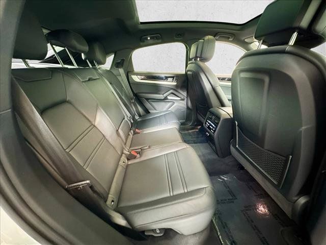 Certified 2025 Porsche Cayenne Coupe AWD/4WD image 23