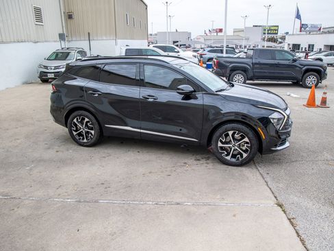 Used 2023 Kia Sportage SX image 6