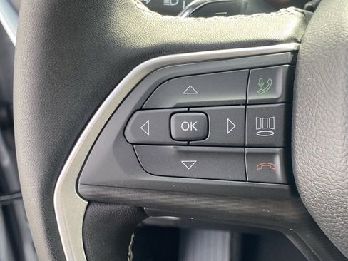 New 2025 Jeep Grand Cherokee Altitude image 37