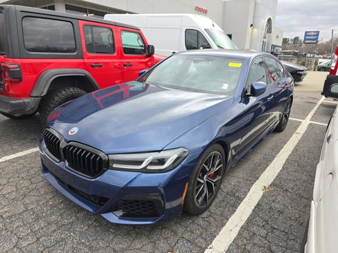 Used 2023 BMW M550i xDrive w/ Executive Package image 4