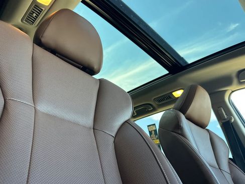 Used 2019 Subaru Ascent Touring w/ Popular Package #3 AWD/4WD image 17