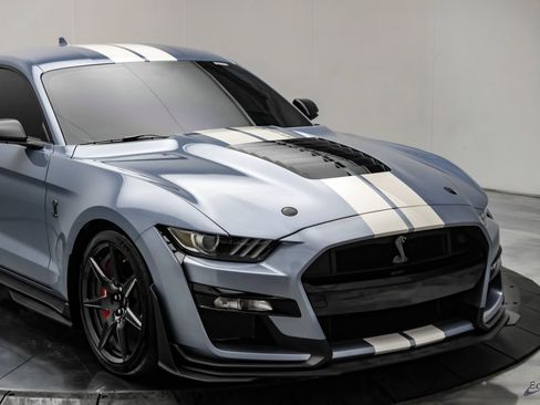 Used 2022 Ford Mustang Shelby GT500 w/ Carbon Fiber Track Pack RWD image 32