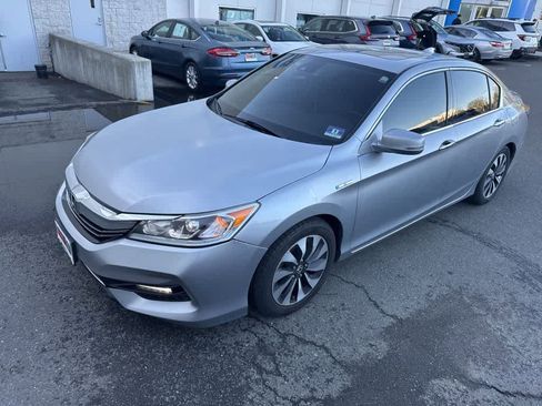 Used 2017 Honda Accord EX-L image 2
