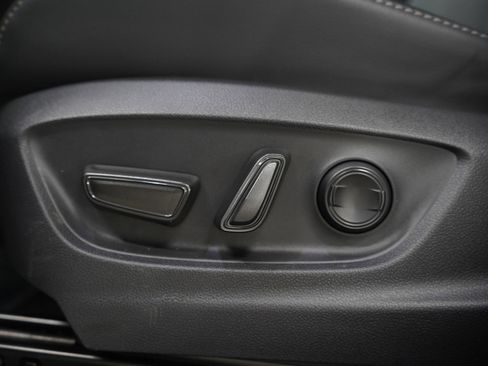 Used 2025 Toyota Crown XLE image 20