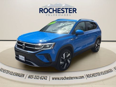 Used 2023 Volkswagen Taos SEL AWD/4WD image 2