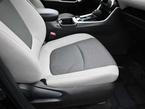 Used 2025 Toyota RAV4 XLE w/ Convenience Package FWD image 41