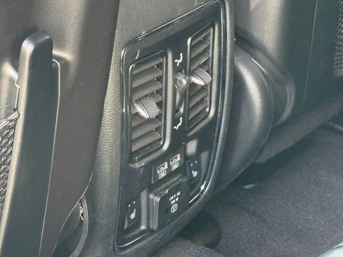 Used 2018 Jeep Grand Cherokee Limited AWD/4WD image 31