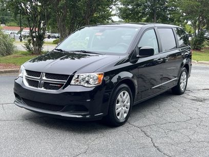 Used 2019 Dodge Grand Caravan SE w/ UConnect Hands-Free Group