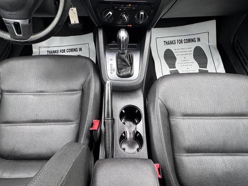 Used 2012 Volkswagen Jetta SE image 16