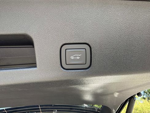 New 2026 Chevrolet Traverse Z71 w/ Enhanced Driving Package AWD/4WD image 33