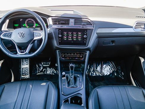 Used 2023 Volkswagen Tiguan SE R-Line FWD image 12