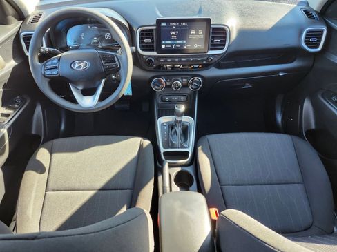 Certified 2026 Hyundai Venue SE image 12