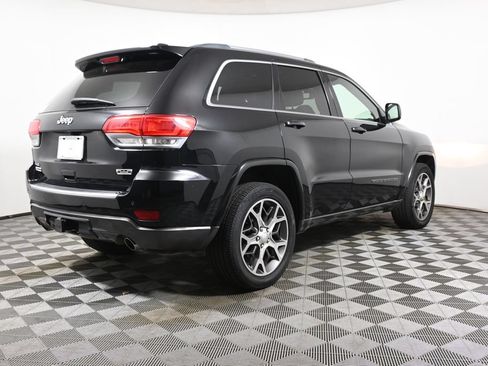 Used 2018 Jeep Grand Cherokee Limited AWD/4WD image 7