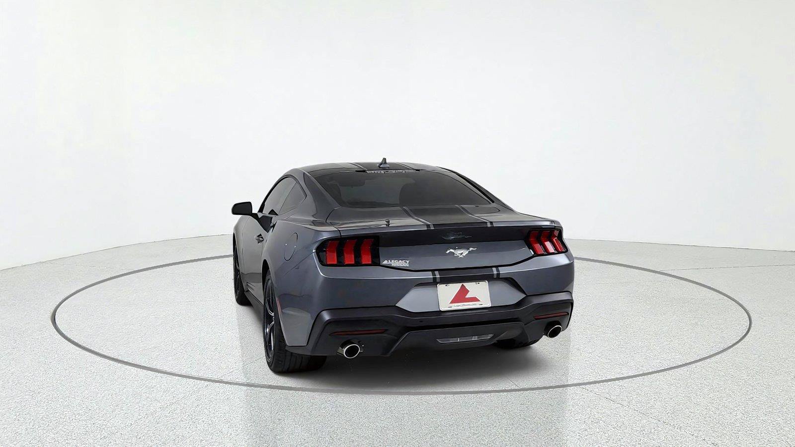 Used 2025 Ford Mustang Coupe RWD image 5
