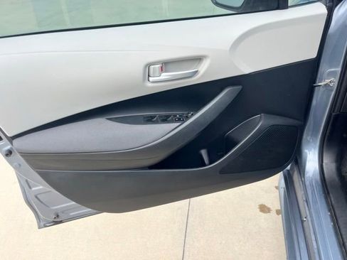 Used 2021 Toyota Corolla LE FWD image 11