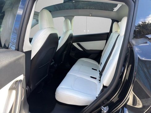 Used 2022 Tesla Model Y Performance image 10