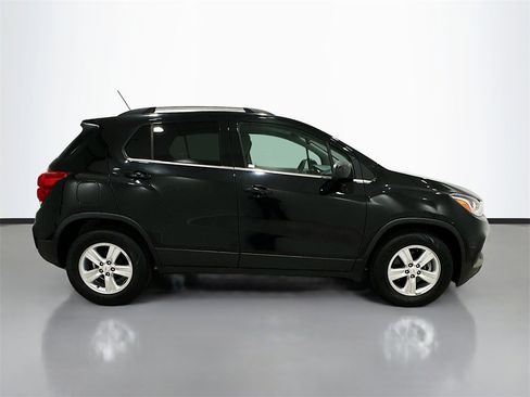Used 2020 Chevrolet Trax LT image 8