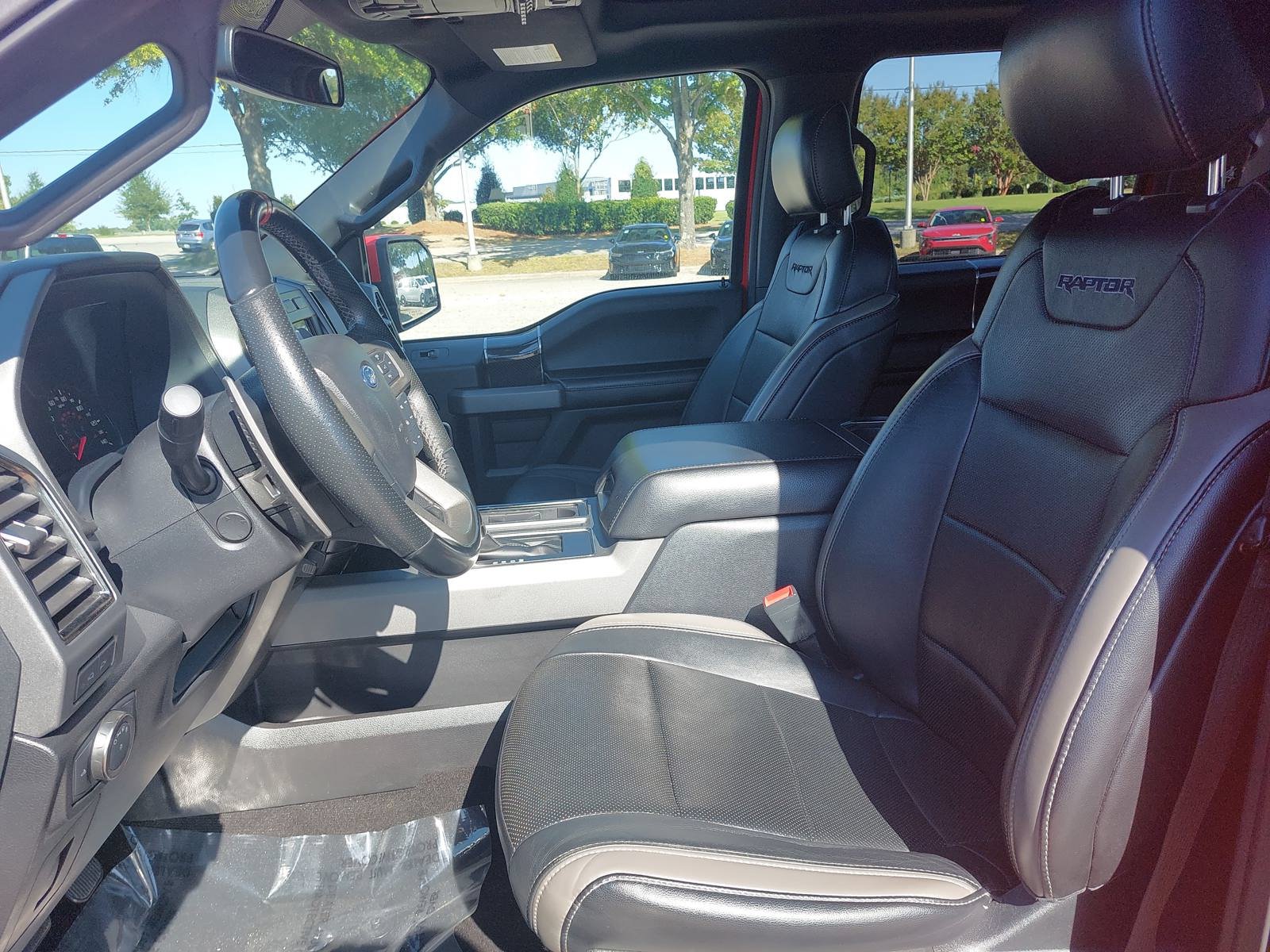 Used 2018 Ford F150 Raptor w/ Equipment Group 802A Luxury AWD/4WD image 14