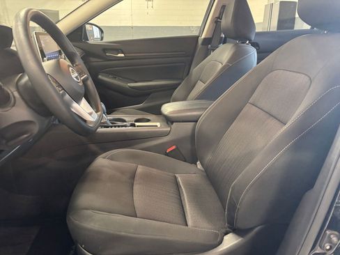 Used 2025 Nissan Altima 2.5 SV image 36