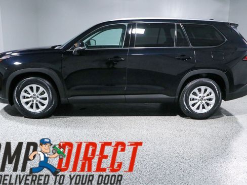Used 2025 Toyota Grand Highlander AWD image 10