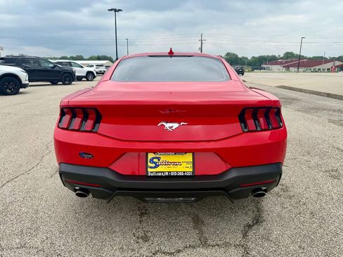 Used 2024 Ford Mustang Coupe image 3