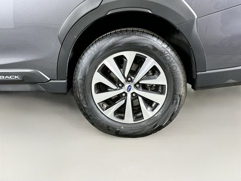 Used 2025 Subaru Outback Premium image 11