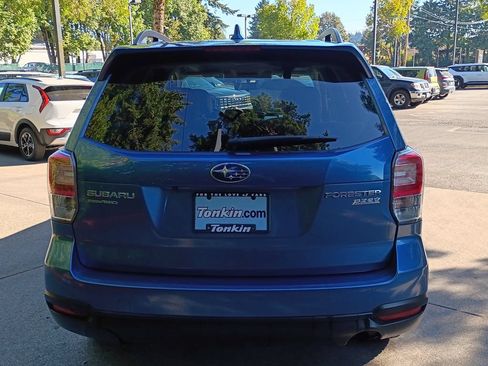 Used 2017 Subaru Forester 2.5i Premium AWD/4WD image 5