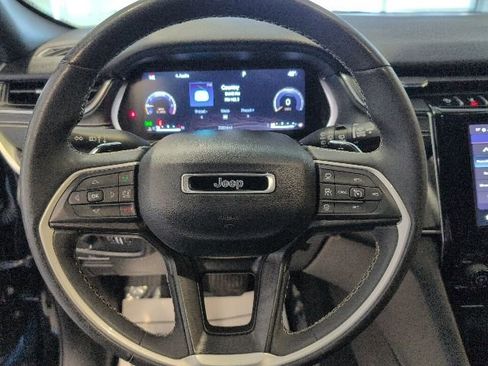 Used 2023 Jeep Grand Cherokee Altitude AWD/4WD image 18