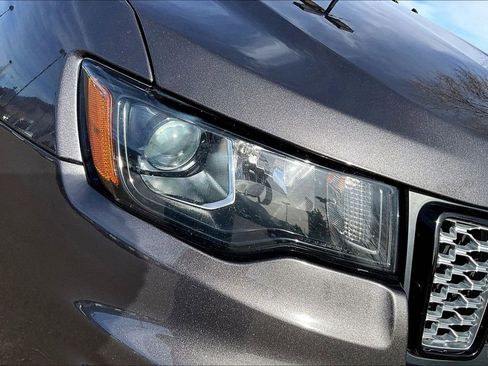 Used 2021 Jeep Grand Cherokee Laredo X image 32