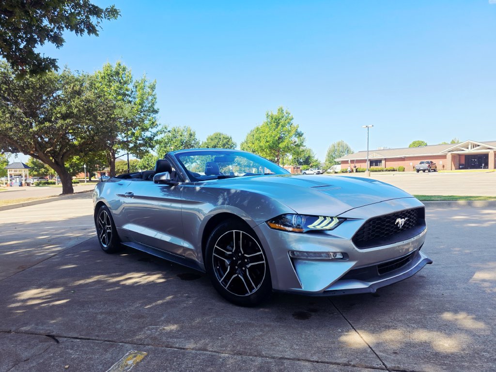 Used 2020 Ford Mustang Premium RWD image 7