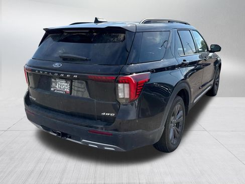 Used 2025 Ford Explorer Active w/ Active Comfort Package AWD/4WD image 5