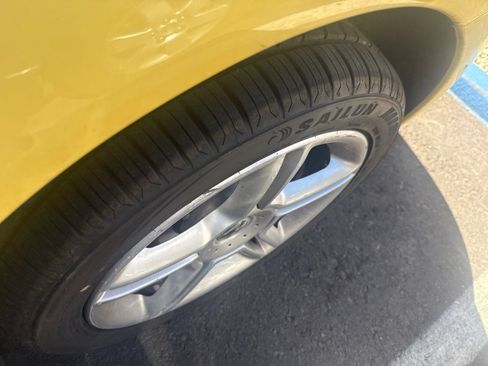 Used 2005 Volkswagen Beetle GLS FWD image 14