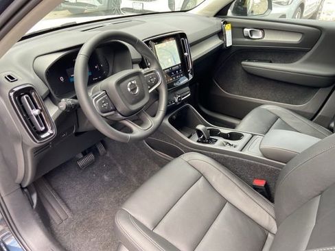 New 2026 Volvo XC40 B5 Core w/ Climate Package AWD/4WD image 10