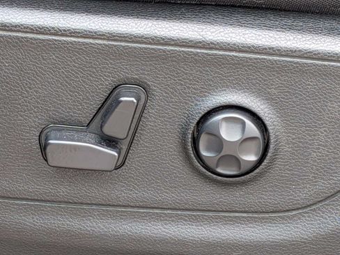 Used 2020 RAM 1500 Big Horn AWD/4WD image 16
