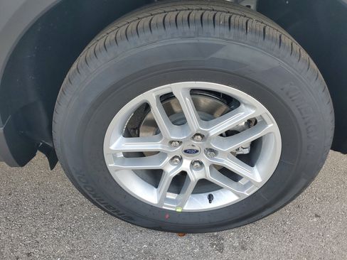 New 2026 Ford Explorer Active w/ Active Comfort Package image 8