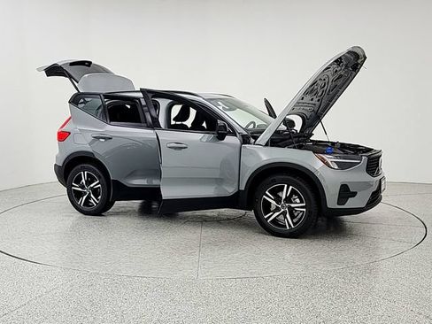 New 2026 Volvo XC40 B5 Core w/ Protection Package Premier AWD/4WD image 10