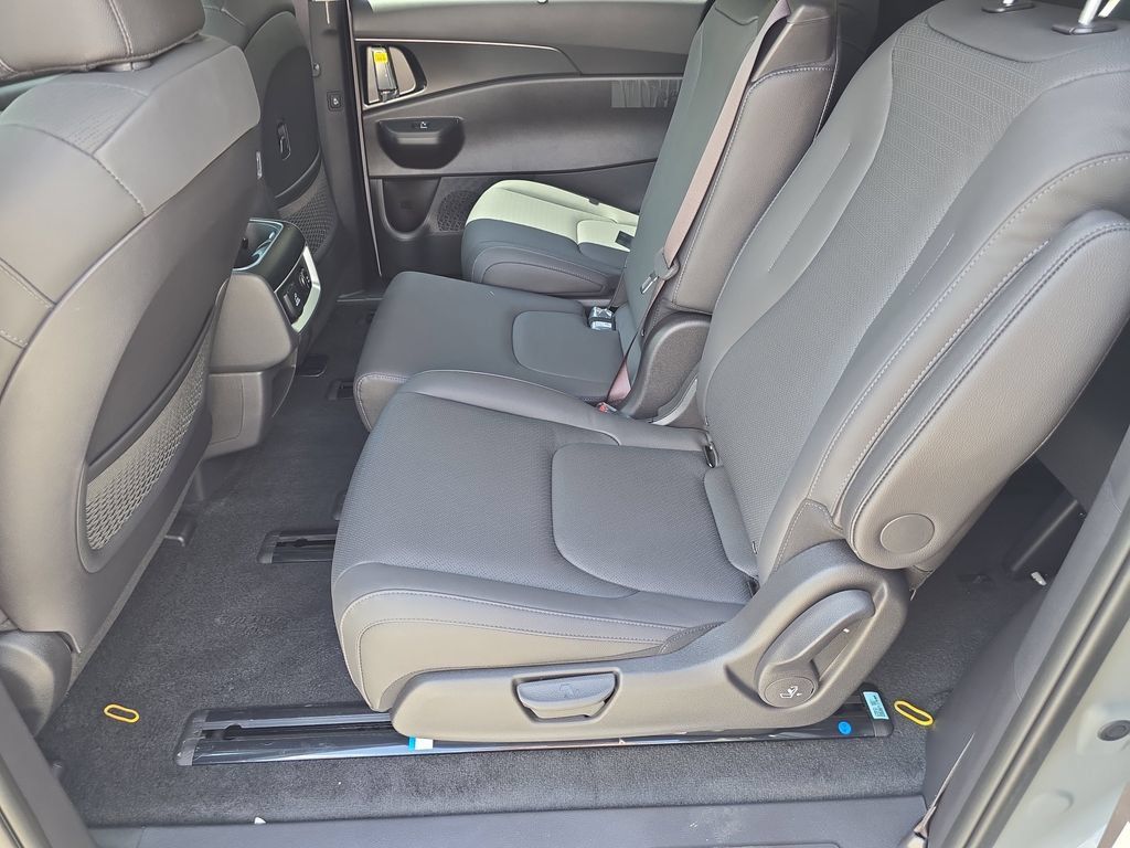 New 2026 Kia Carnival SX Prestige FWD image 17