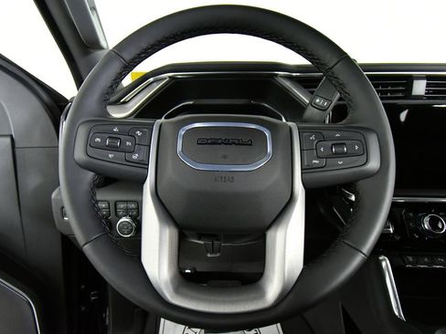 Used 2026 GMC Sierra 2500 Denali w/ Technology Package AWD/4WD image 2