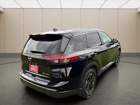 Used 2024 Nissan Rogue SV AWD/4WD image 14