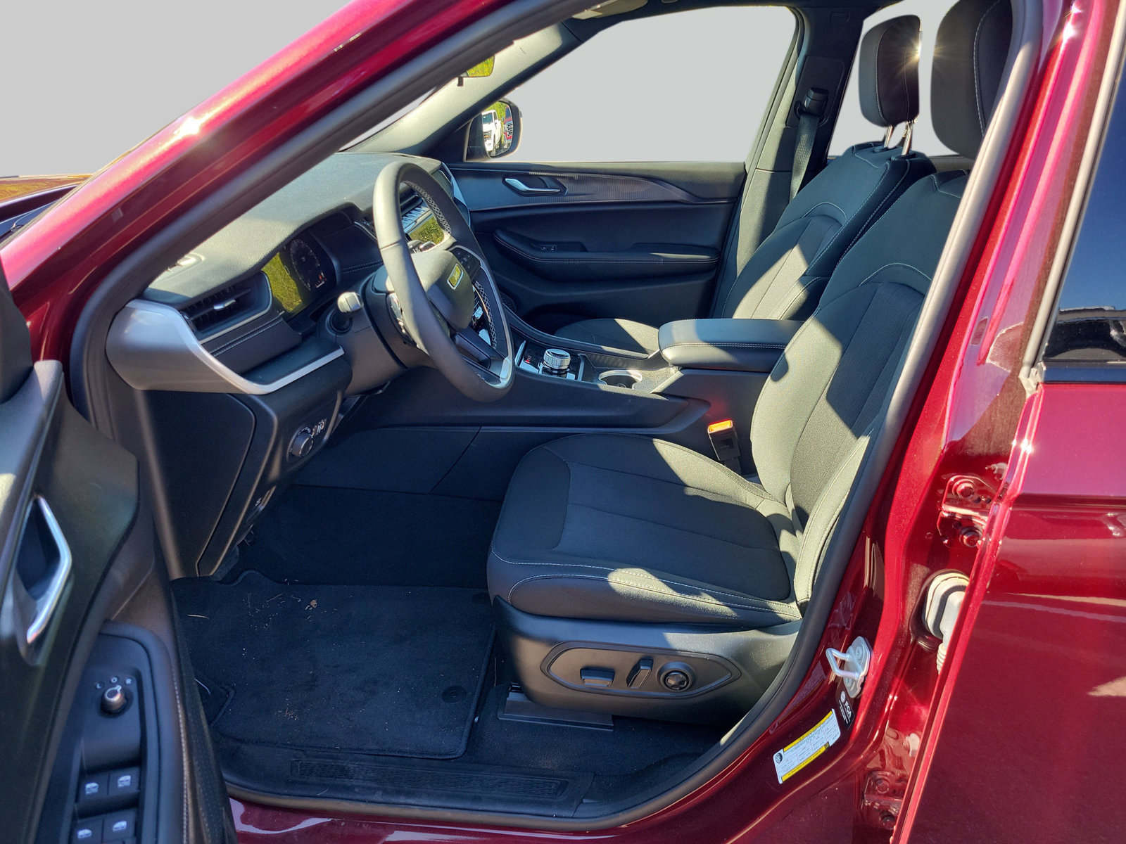Used 2025 Jeep Grand Cherokee Laredo X w/ Luxury Tech Group I RWD image 26