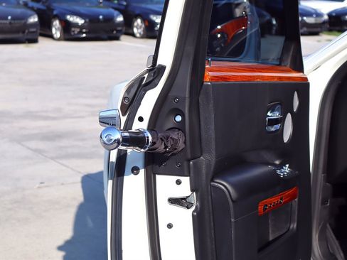 Used 2011 Rolls-Royce Ghost RWD image 66