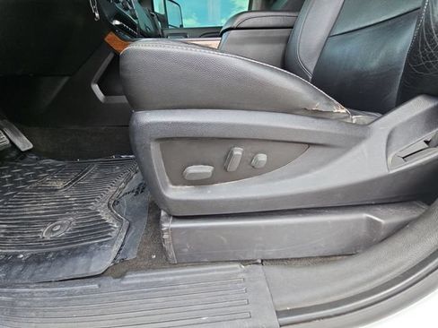 Used 2018 Chevrolet Silverado 2500 High Country w/ Duramax Plus Package AWD/4WD image 22