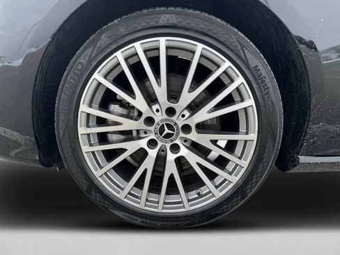 Used 2025 Mercedes-Benz CLA 250 4MATIC image 31