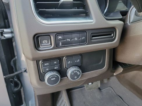 Used 2022 Chevrolet Suburban LS w/ Driver Alert Package AWD/4WD image 18