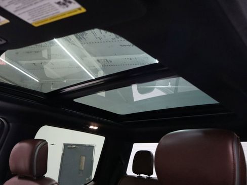 Used 2018 Ford F150 Platinum w/ Equipment Group 701A Luxury image 21