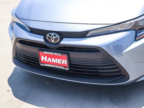Used 2025 Toyota Corolla LE FWD image 11