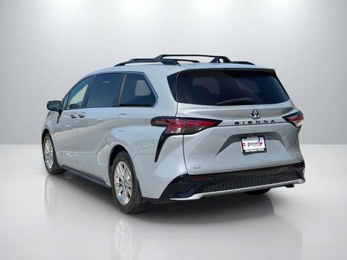 Certified 2023 Toyota Sienna XSE w/ XSE Plus Package image 7
