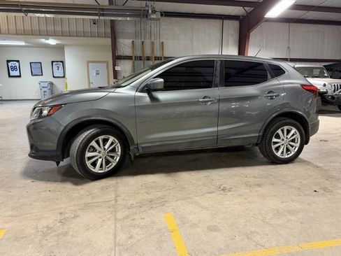 Used 2018 Nissan Rogue Sport S w/ S Appearance Package image 4