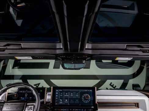 Used 2024 GMC Hummer EV 3X w/ Omega Edition AWD/4WD image 9