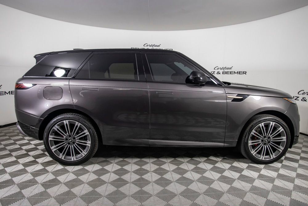 Used 2024 Land Rover Range Rover Sport Dynamic SE AWD/4WD image 4